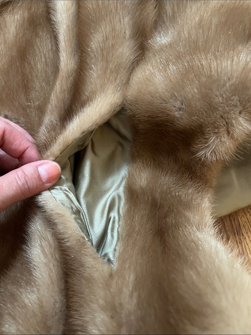Women's Brown Mink Fur Shawl - Picture 7 of 8